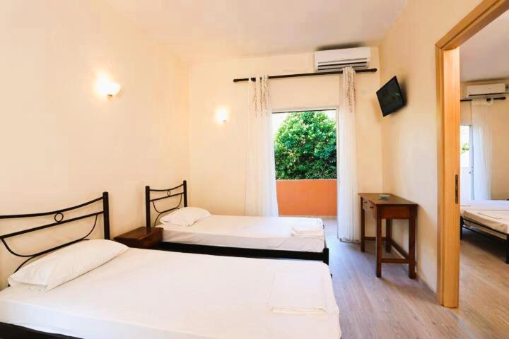 Villa Rosa Apartments Gouvia Esterno foto